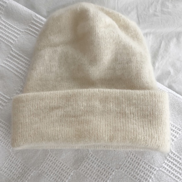 & Other Stories Accessories - Cream beanie - perfect for winter